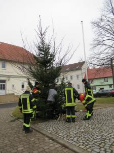 Feuerwehr-nottleben-de-Weihnachtsbaum2020-11-28-03