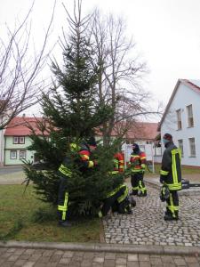 Feuerwehr-nottleben-de-Weihnachtsbaum2020-11-28-04