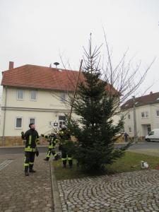 Feuerwehr-nottleben-de-Weihnachtsbaum2020-11-28-09