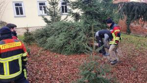 Feuerwehr-Nottleben-Weihnachtsbaum 24-29-21-29155-0-0 02